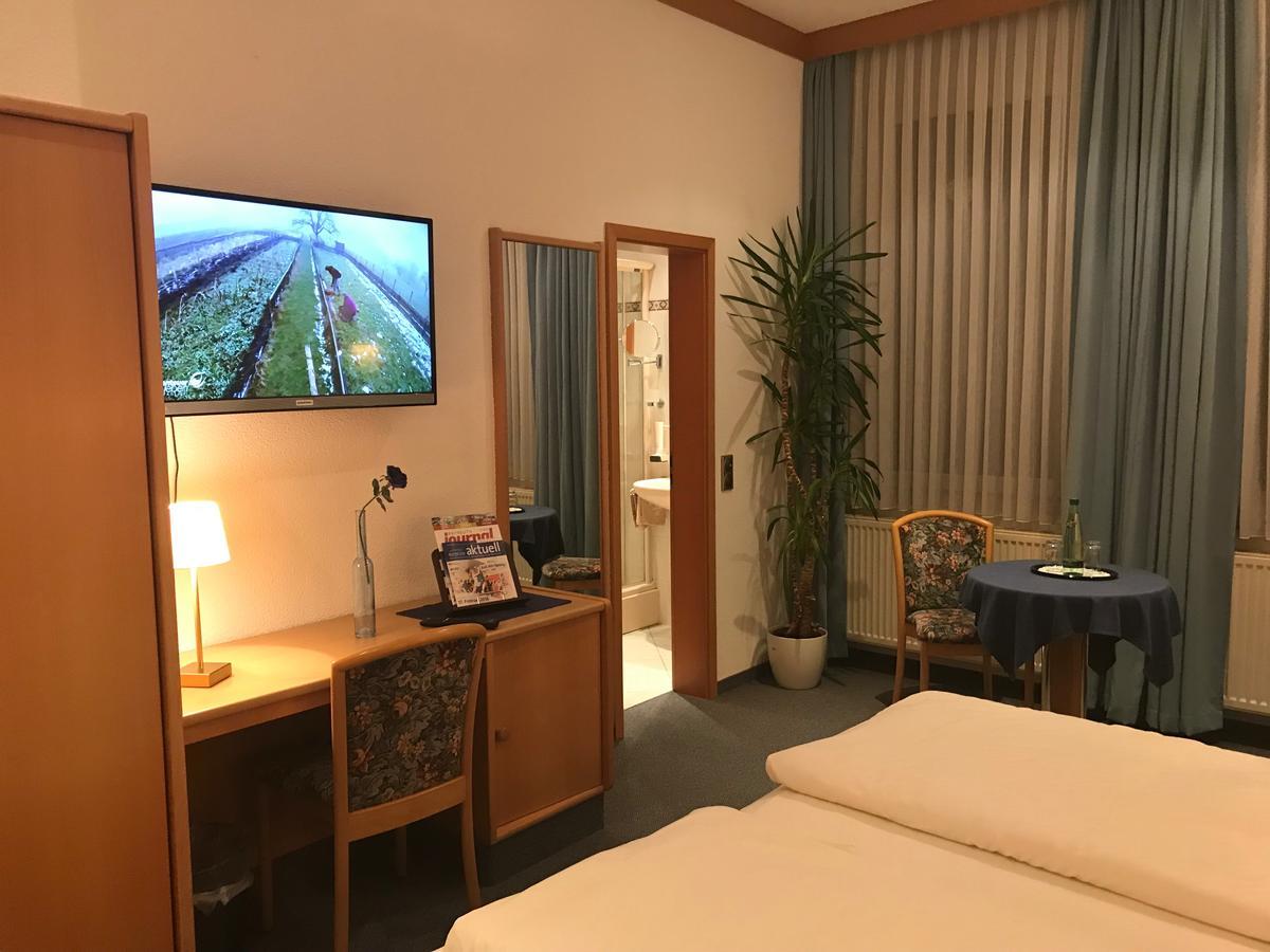 Gasthof & Hotel Goldener Hirsch バート・ベルネック・イム・フィヒテルゲビルゲ エクステリア 写真