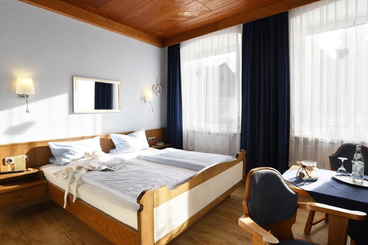 Gasthof & Hotel Goldener Hirsch バート・ベルネック・イム・フィヒテルゲビルゲ エクステリア 写真