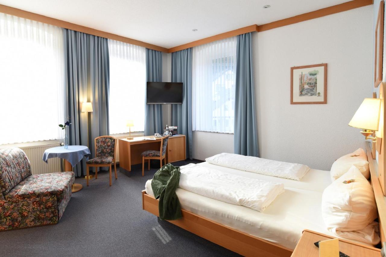 Gasthof & Hotel Goldener Hirsch バート・ベルネック・イム・フィヒテルゲビルゲ エクステリア 写真