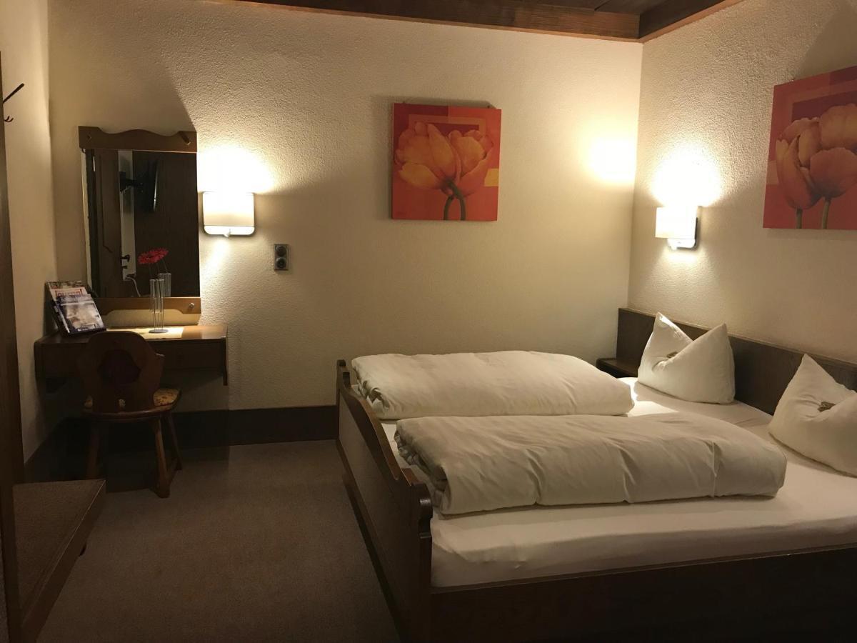 Gasthof & Hotel Goldener Hirsch バート・ベルネック・イム・フィヒテルゲビルゲ エクステリア 写真