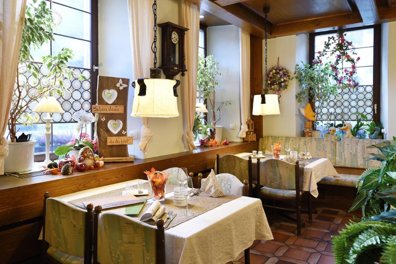 Gasthof & Hotel Goldener Hirsch バート・ベルネック・イム・フィヒテルゲビルゲ エクステリア 写真