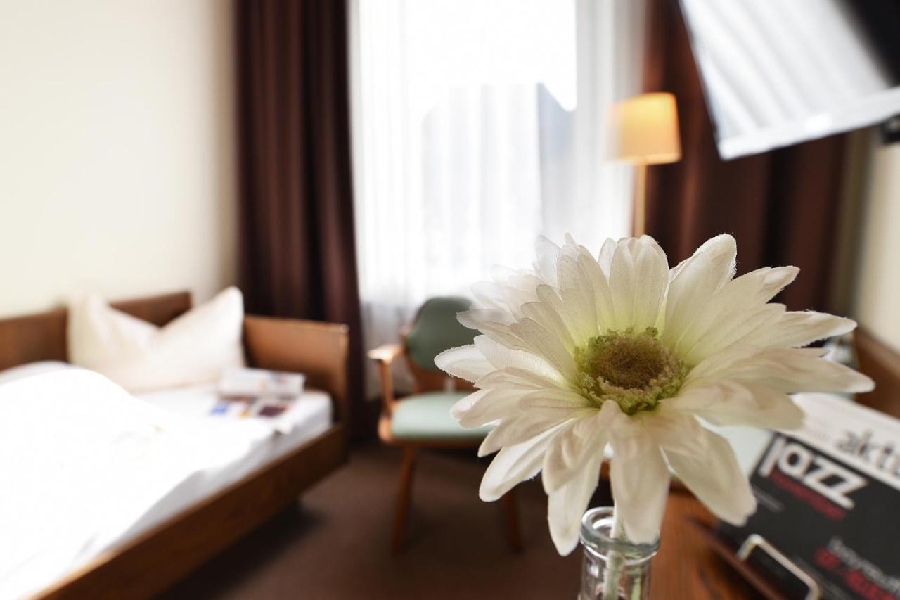 Gasthof & Hotel Goldener Hirsch バート・ベルネック・イム・フィヒテルゲビルゲ エクステリア 写真